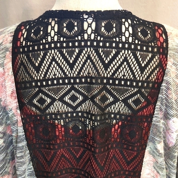 WOMENS floral lace back cardigan. - Picture 7 of 11